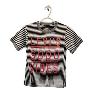 Levi's good vibes size medium Women's tee